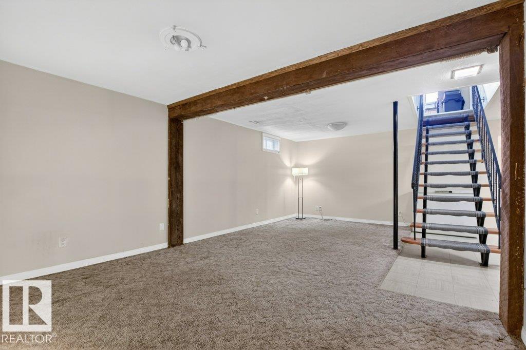 882 KNOTTWOOD RD S NW, Edmonton