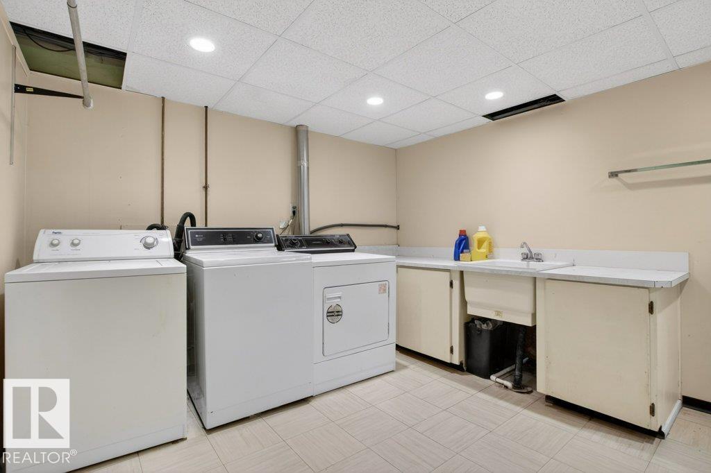 882 KNOTTWOOD RD S NW, Edmonton