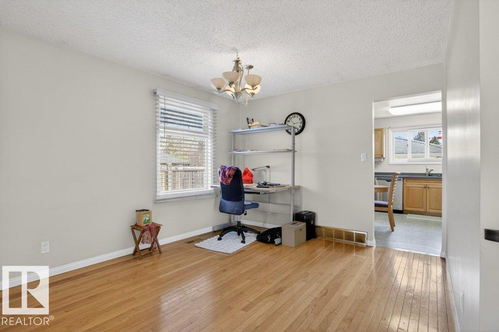 882 KNOTTWOOD RD S NW, Edmonton
