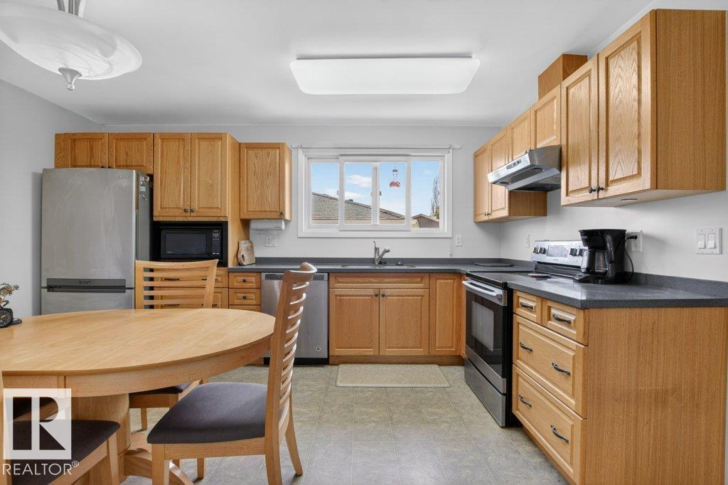 882 KNOTTWOOD RD S NW, Edmonton