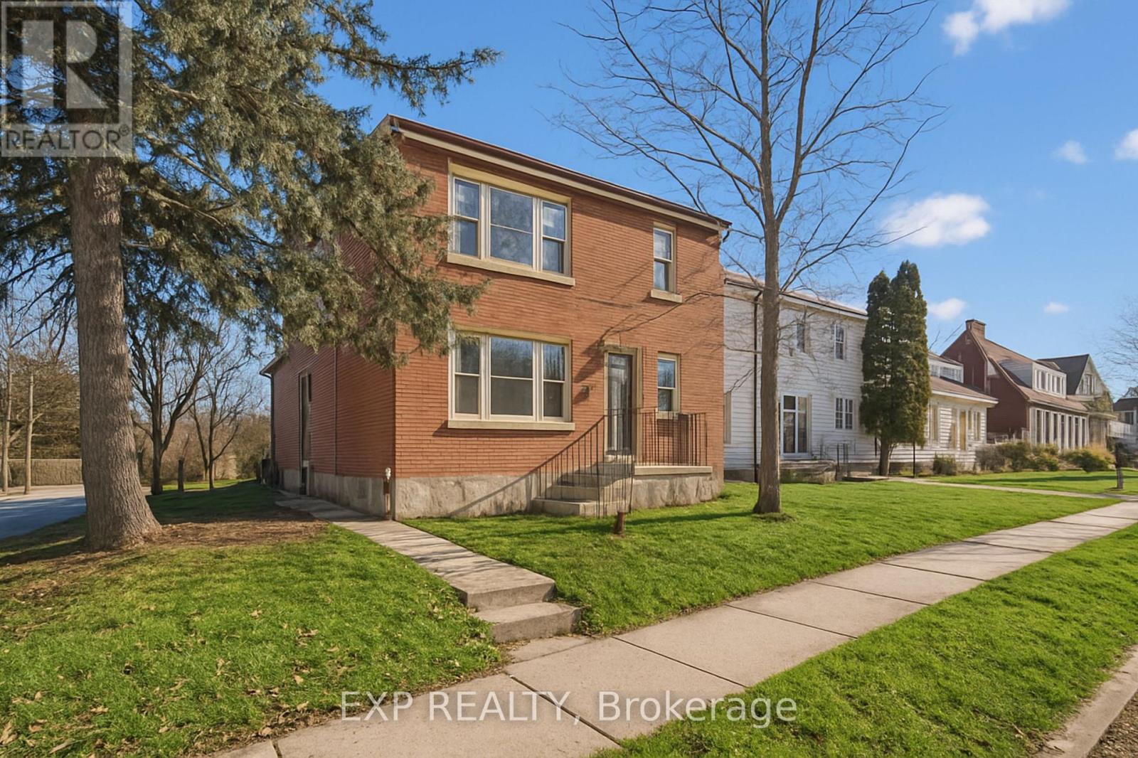 253 SYDNEY STREET S - 1