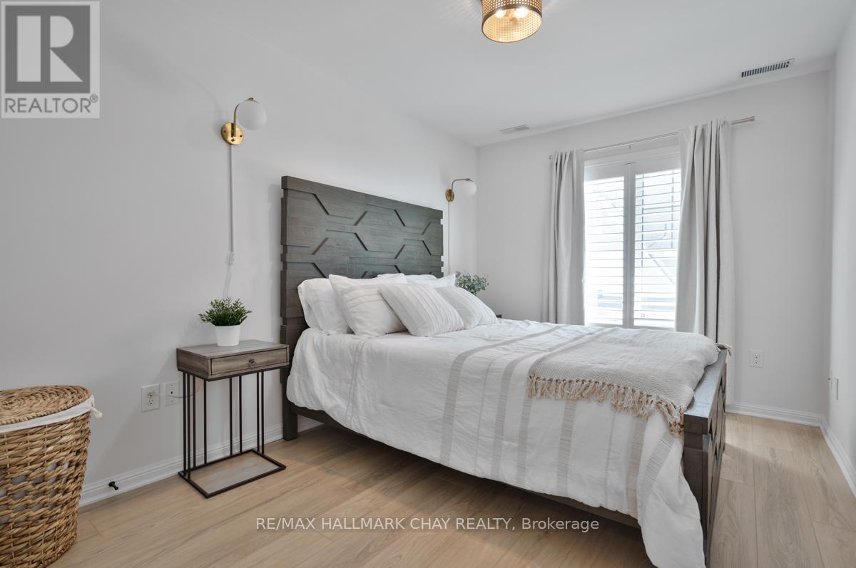 6 CARNOUSTIE LANE - 20