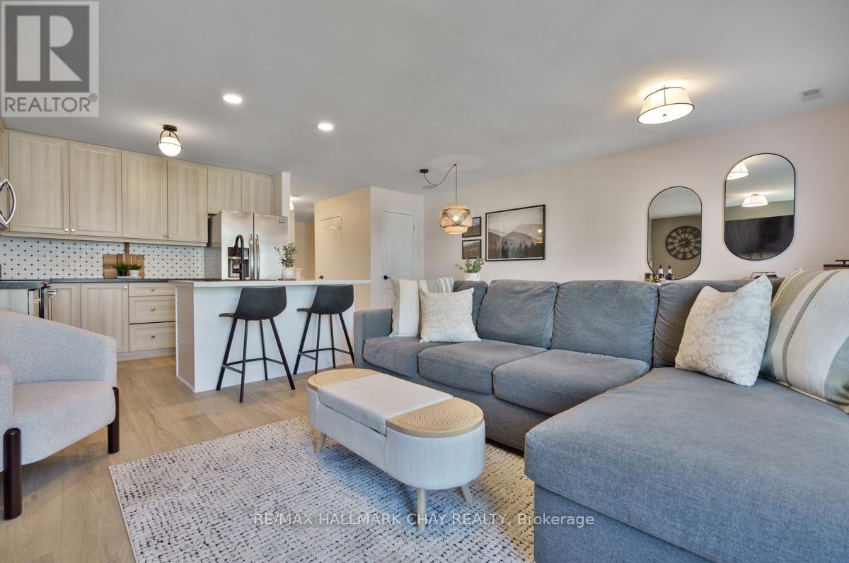 6 CARNOUSTIE LANE - 9