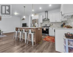 Primary Bedroom - 102 - 360 Quarter Town Line, Tillsonburg, ON N4G0H7 Photo 6