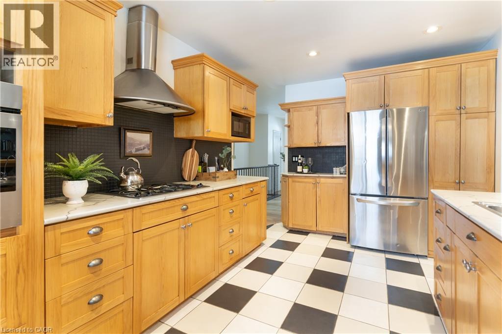 3 FALLSVIEW Road, Hamilton, Ontario, L9H5J7 — Photo 8