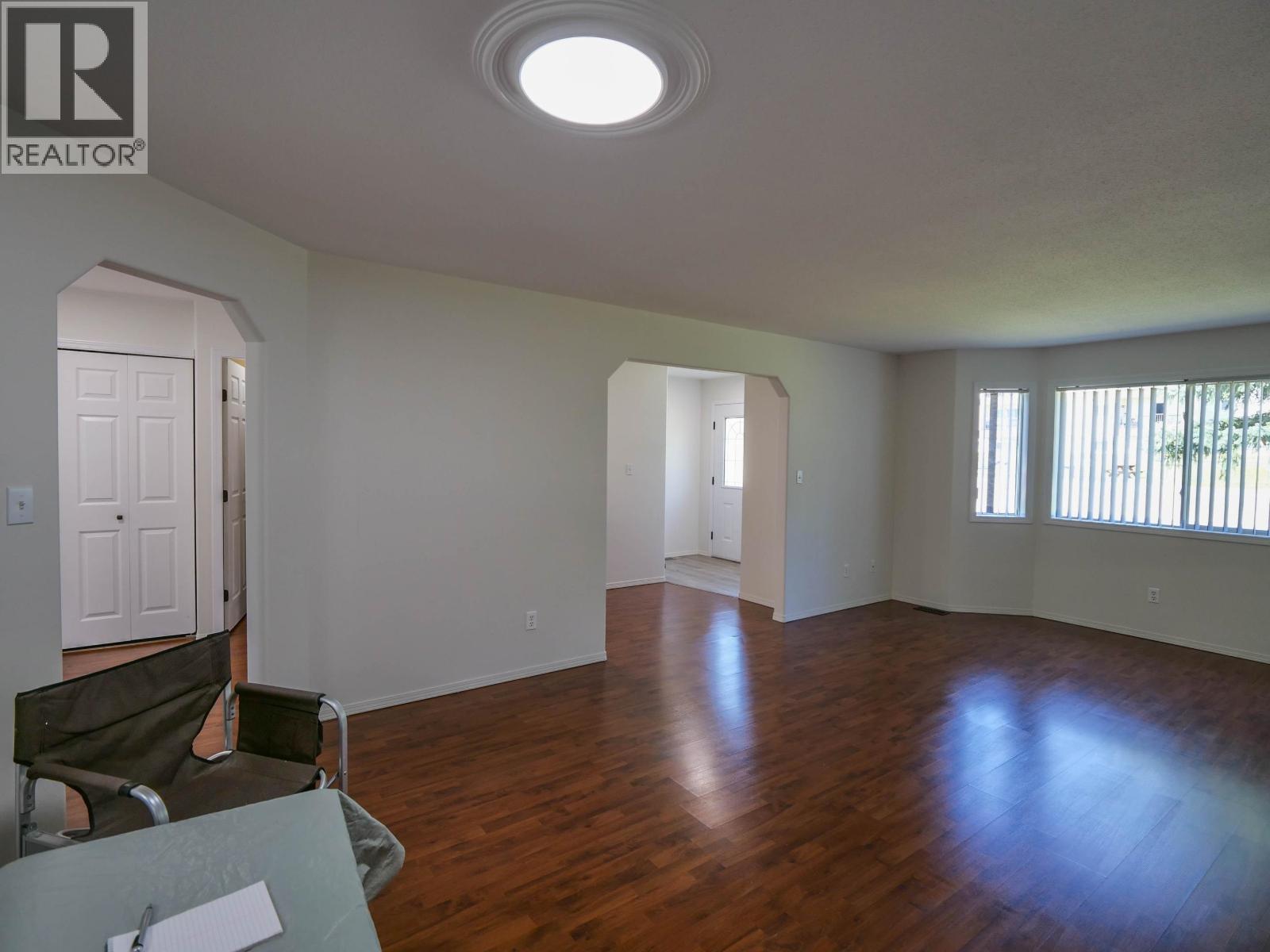 #1 410 PINCHBECK STREET - 10