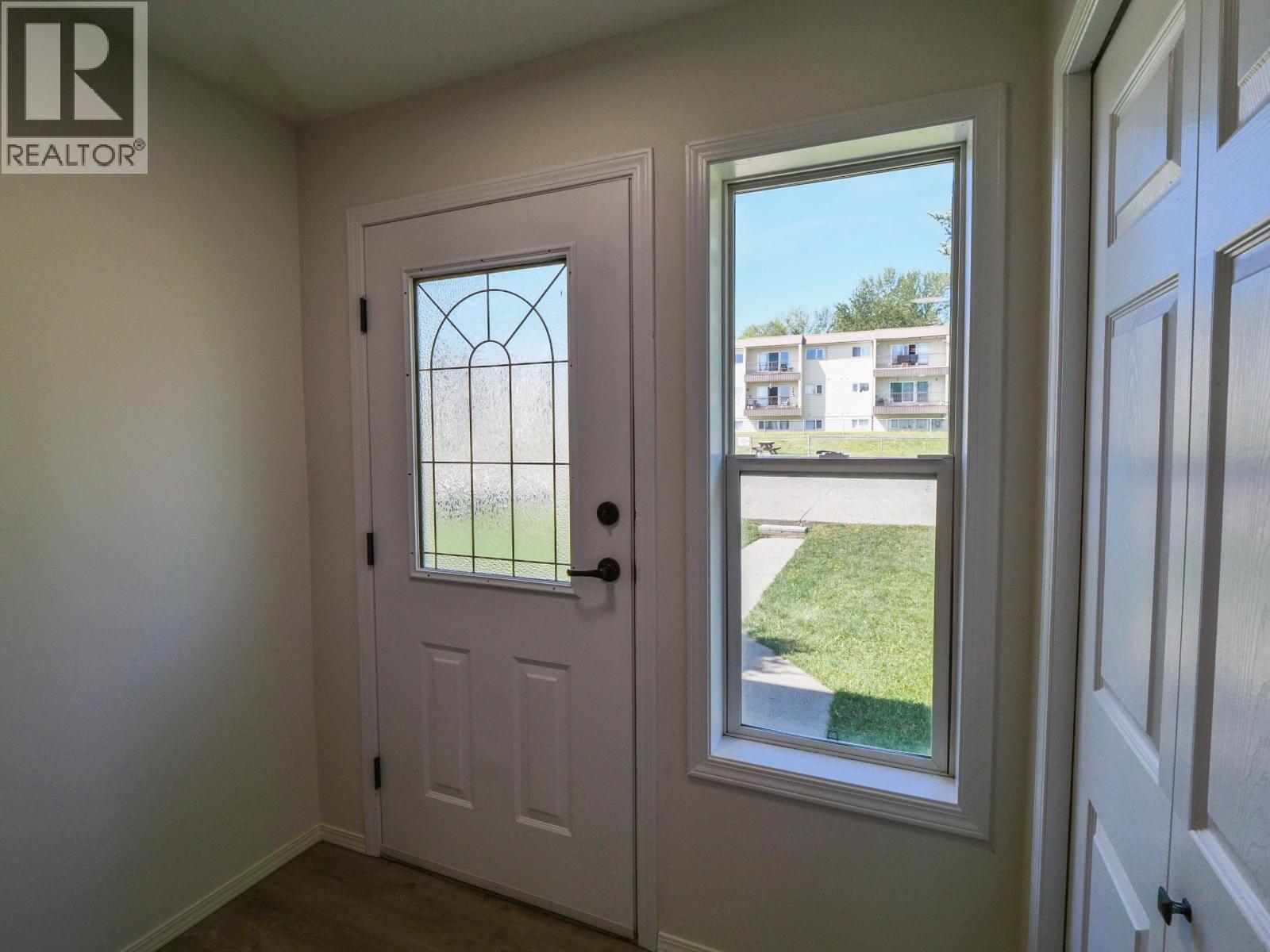 #1 410 PINCHBECK STREET - 4