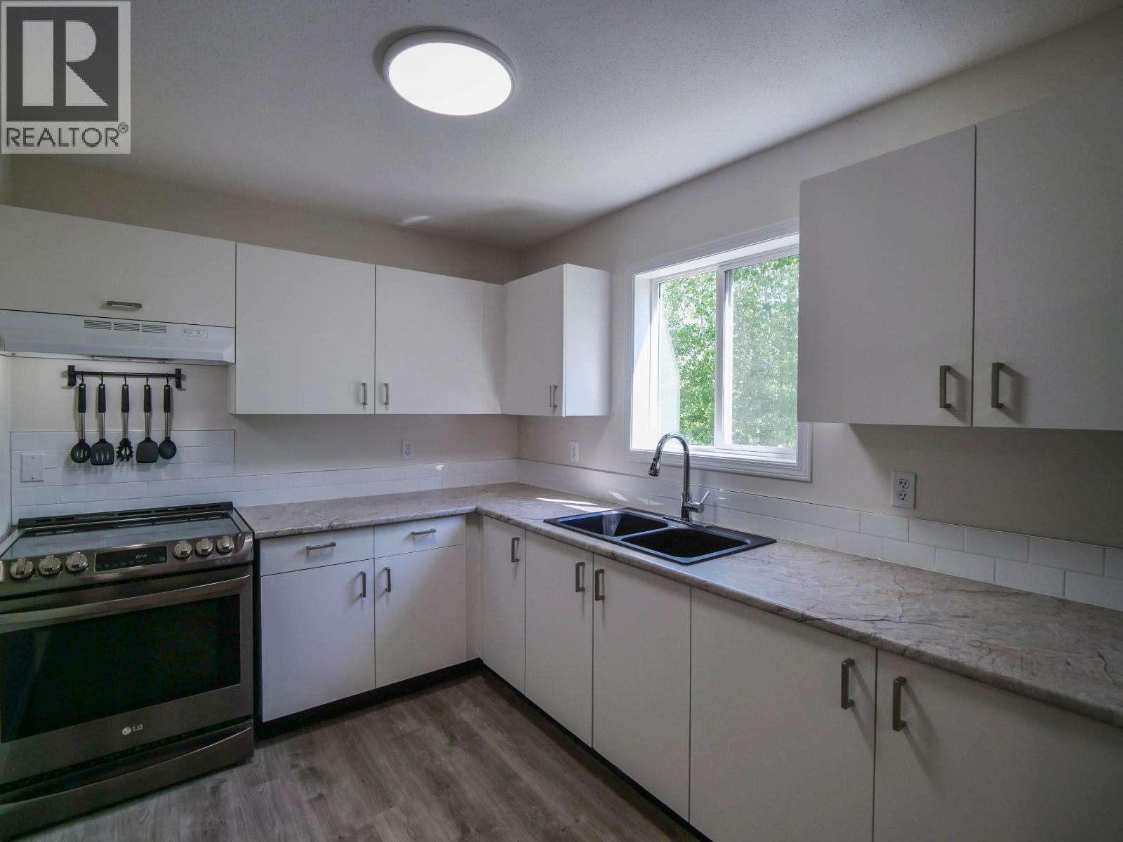 #1 410 PINCHBECK STREET - Image 3