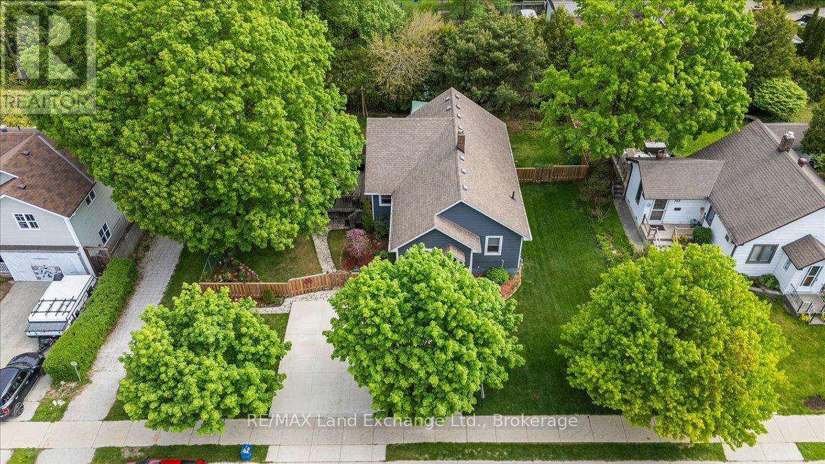 737 GREEN STREET - 42