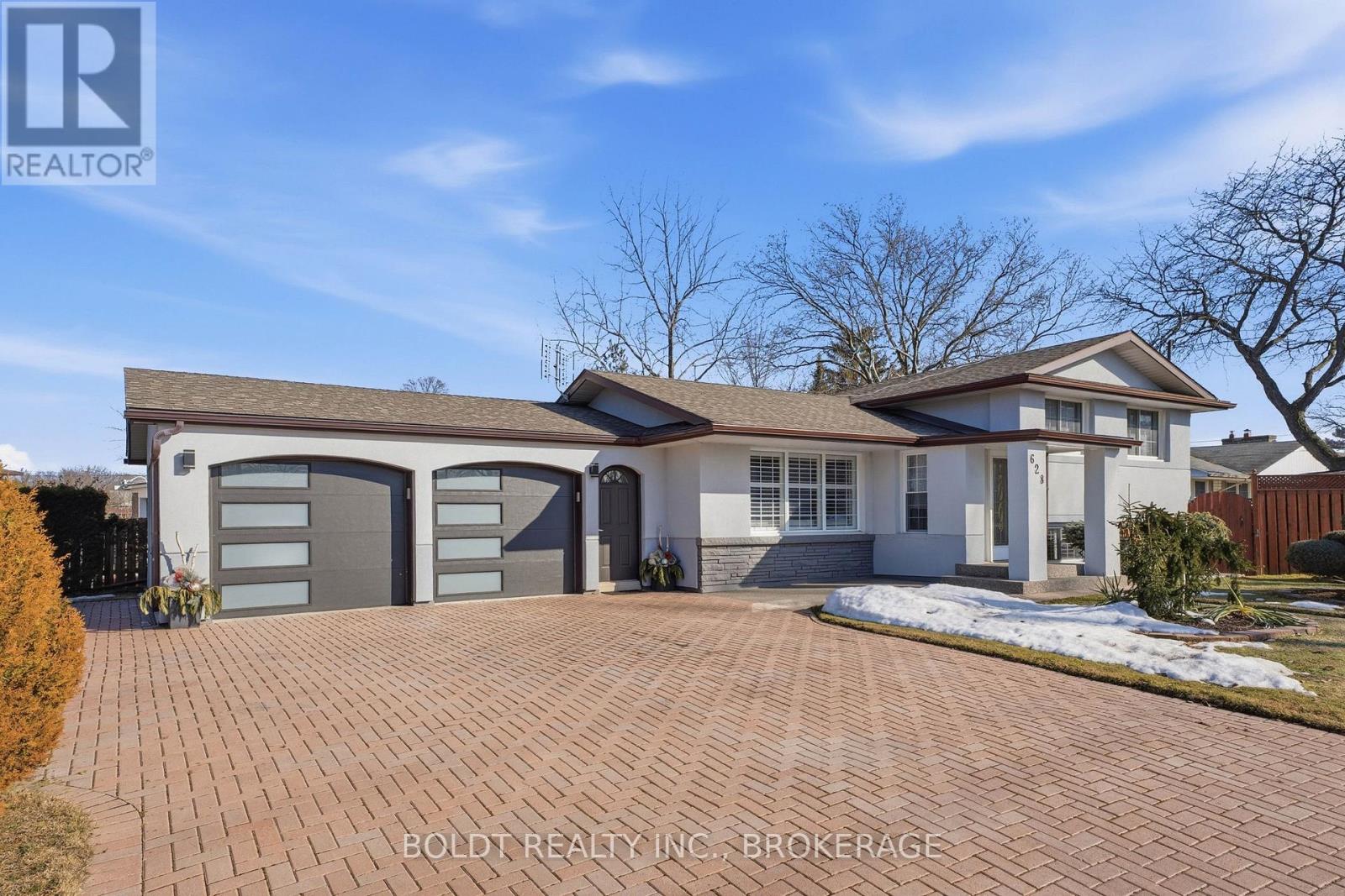 628 VINE STREET - Image 3