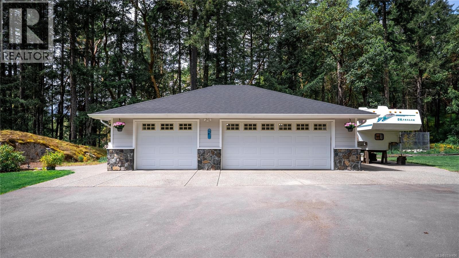 636 Stewart Mountain Rd - 17