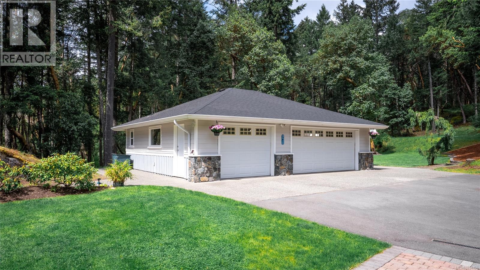 636 Stewart Mountain Rd - 18