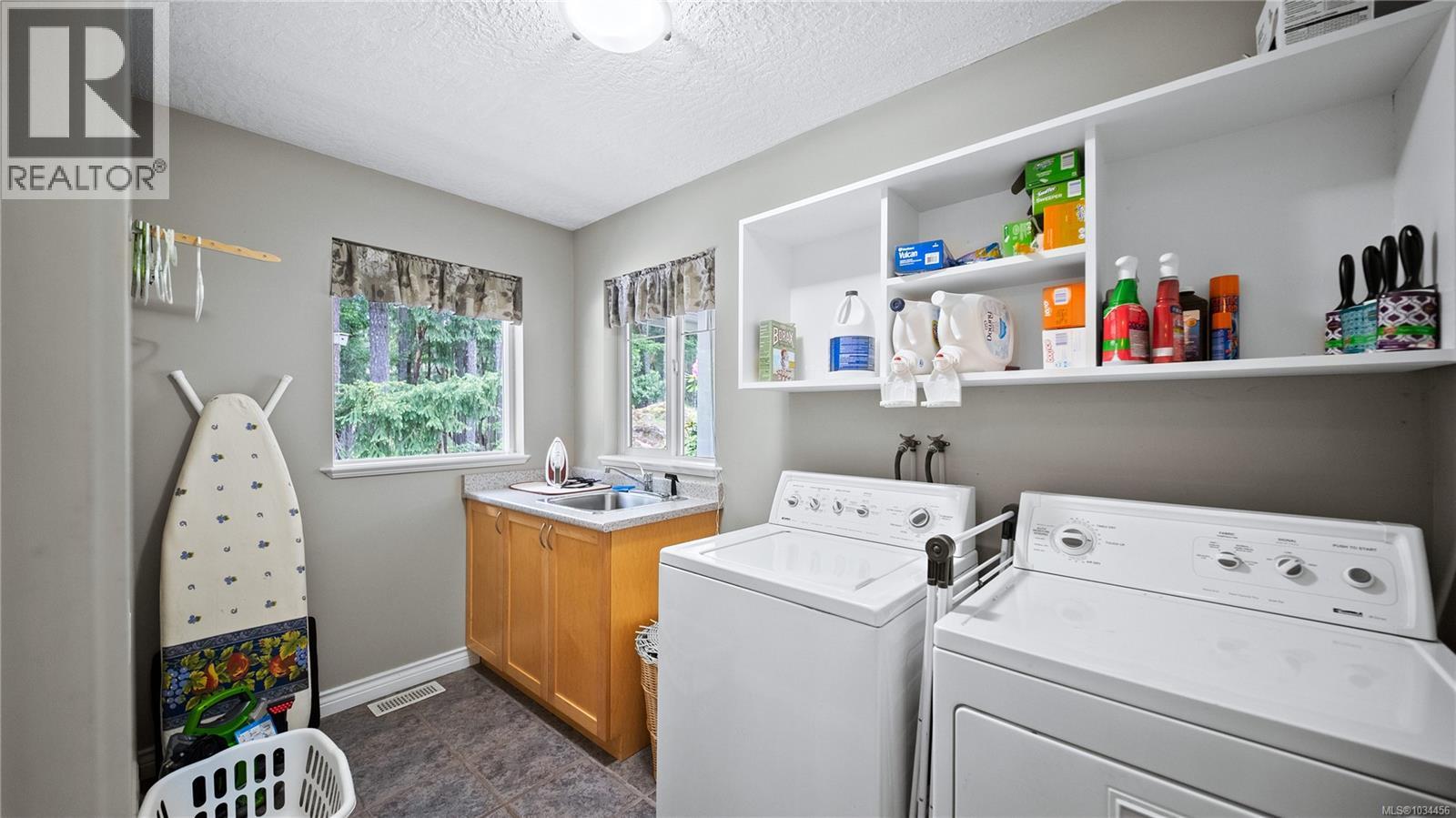 636 Stewart Mountain Rd - 31