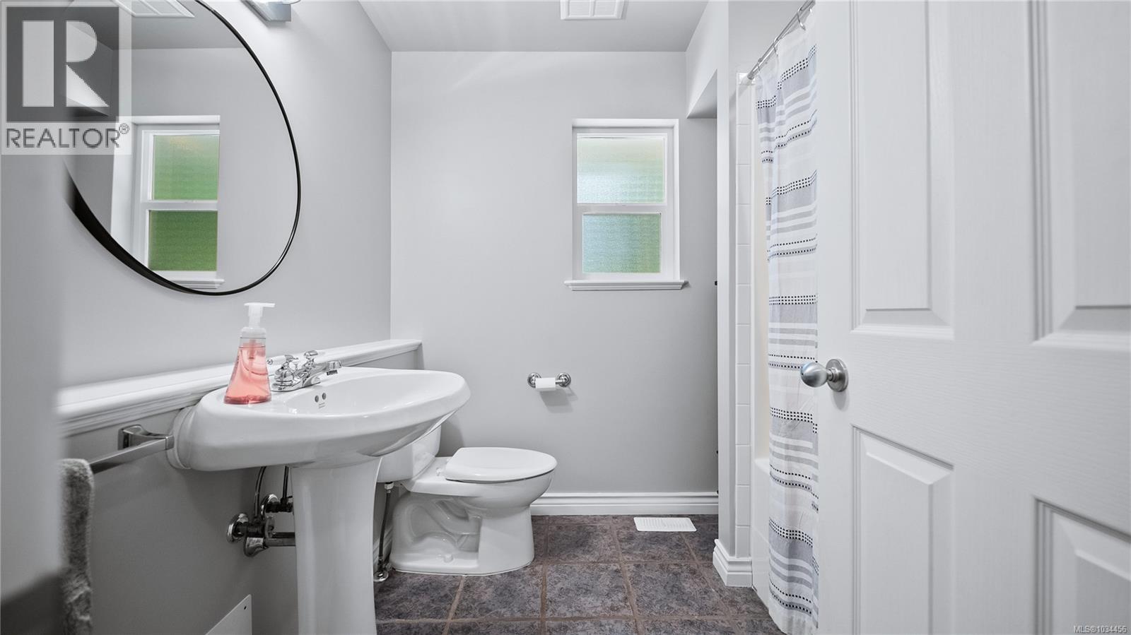 636 Stewart Mountain Rd - 32