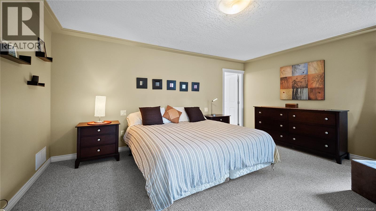 636 Stewart Mountain Rd - 52