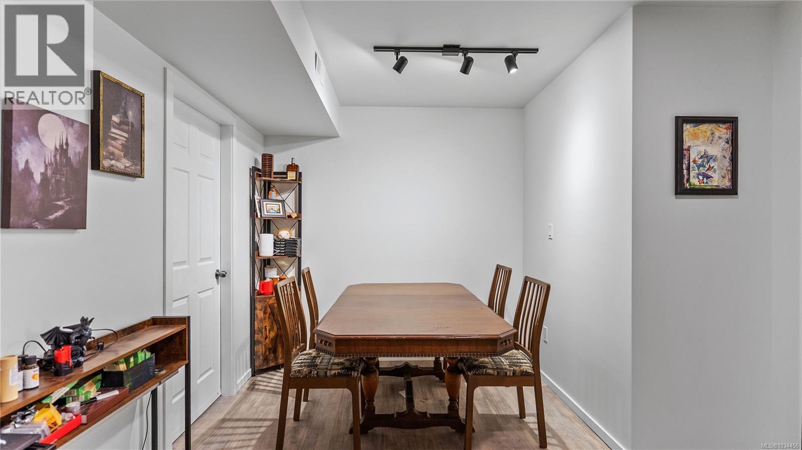 636 Stewart Mountain Rd - 60