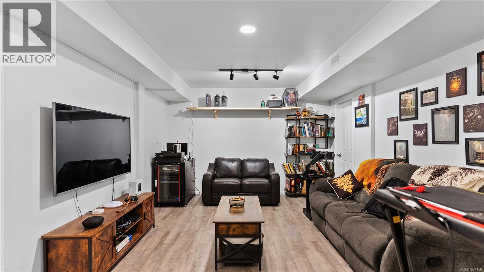 636 Stewart Mountain Rd - 61