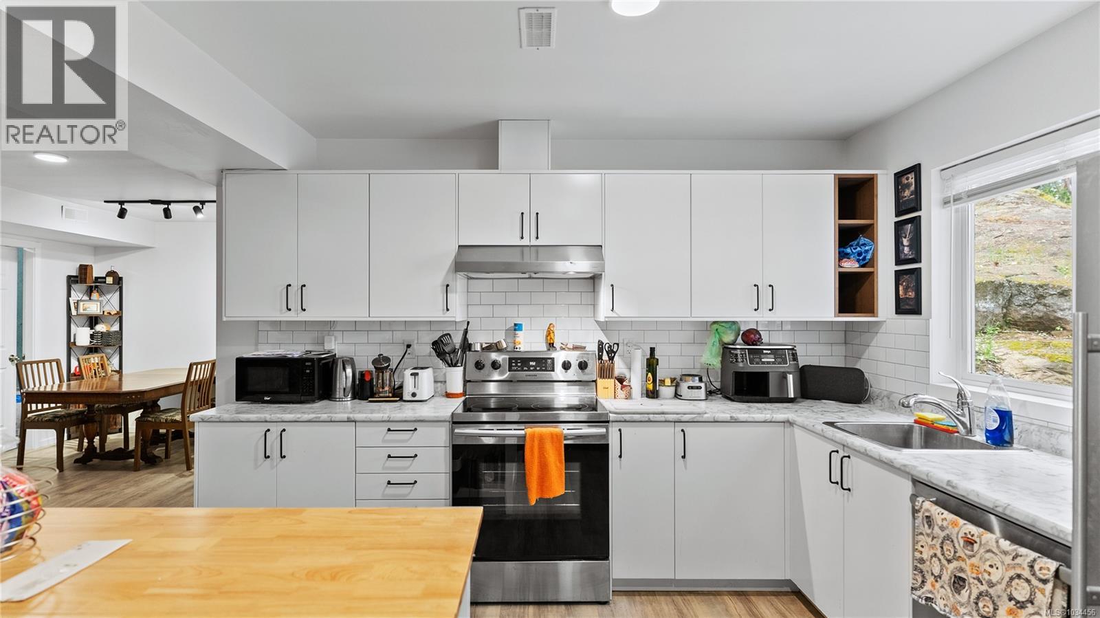 636 Stewart Mountain Rd - 63