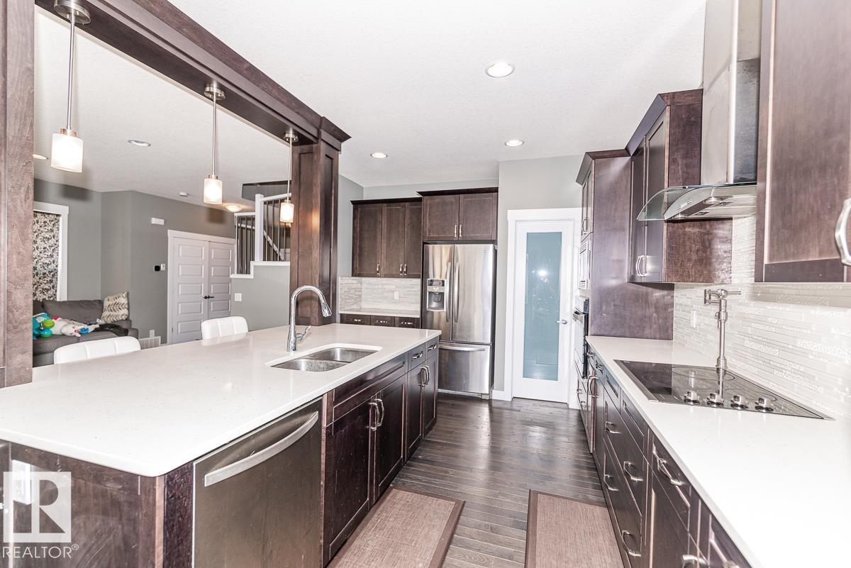 9748 205 ST NW - 7