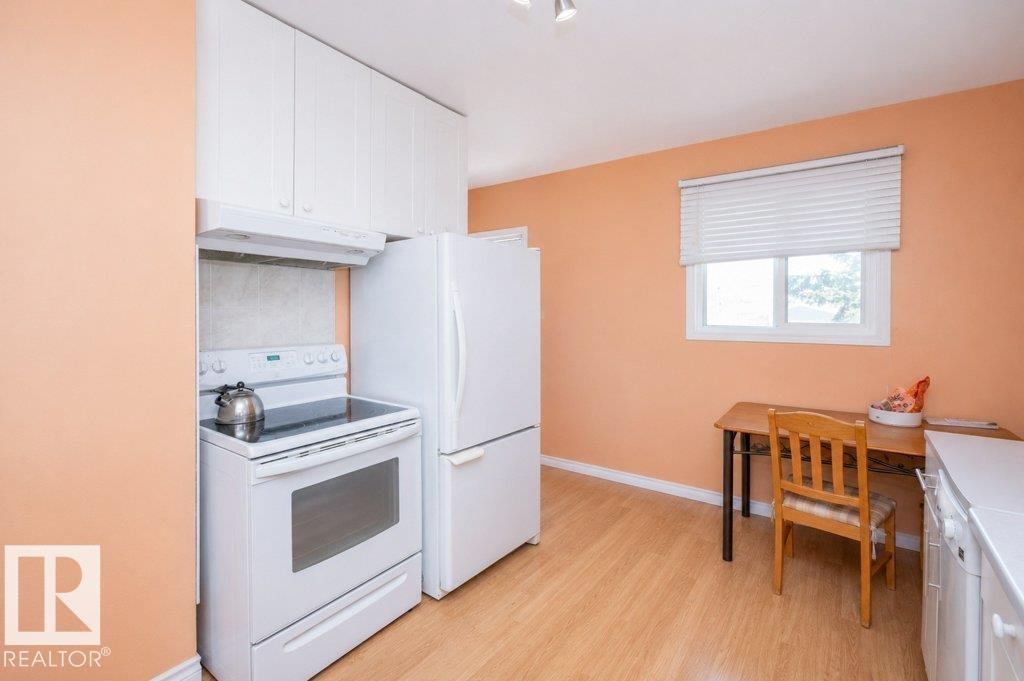 4906 51 ST - 10