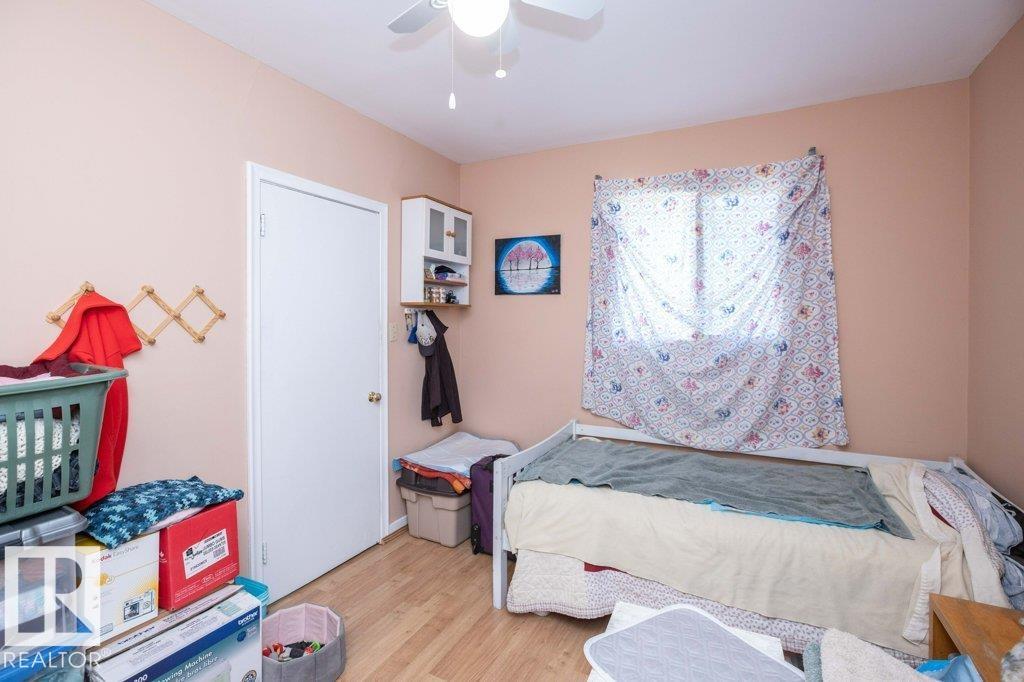 4906 51 ST - 16