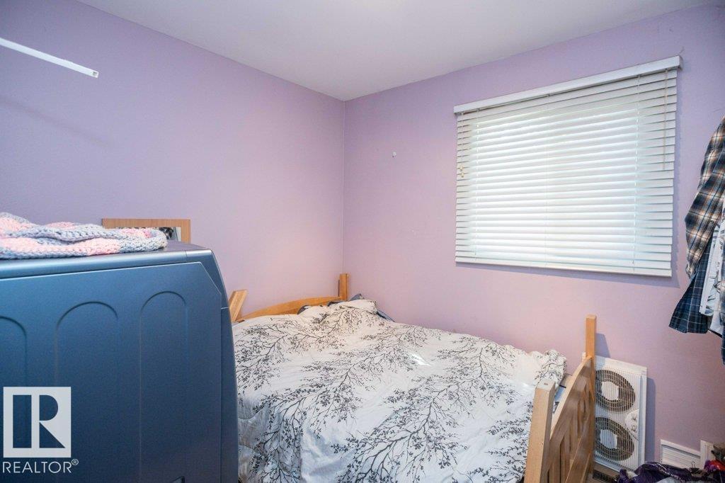 4906 51 ST - 18