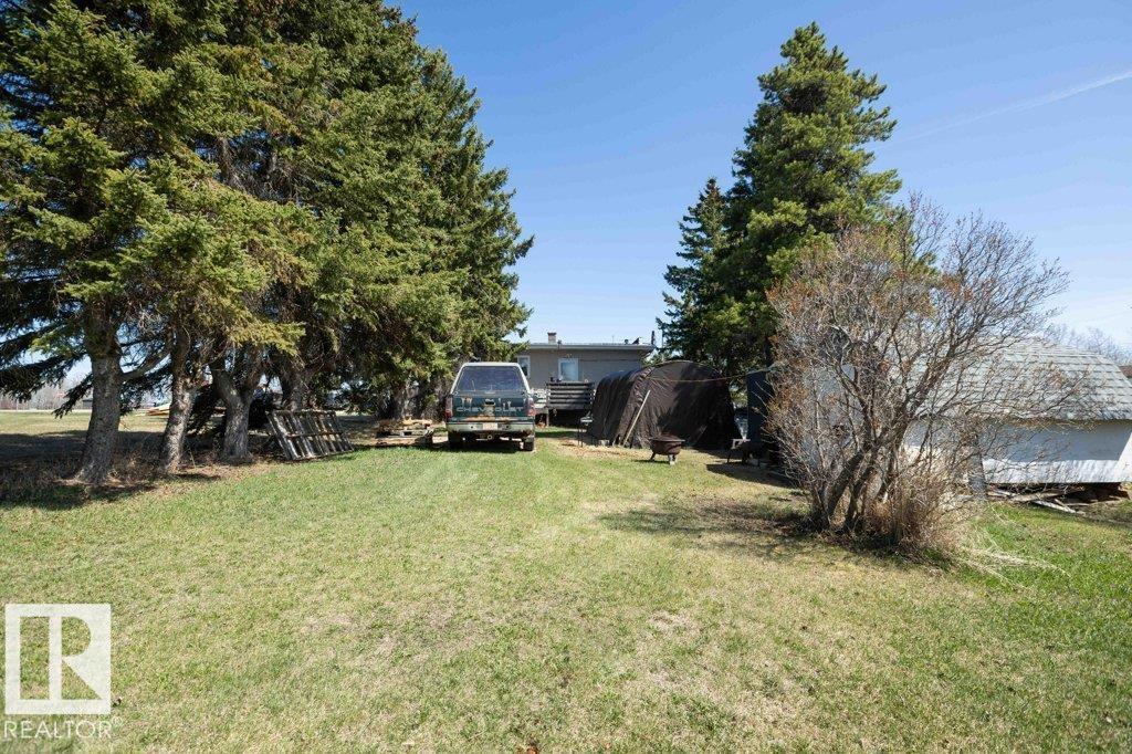 4906 51 ST - 30