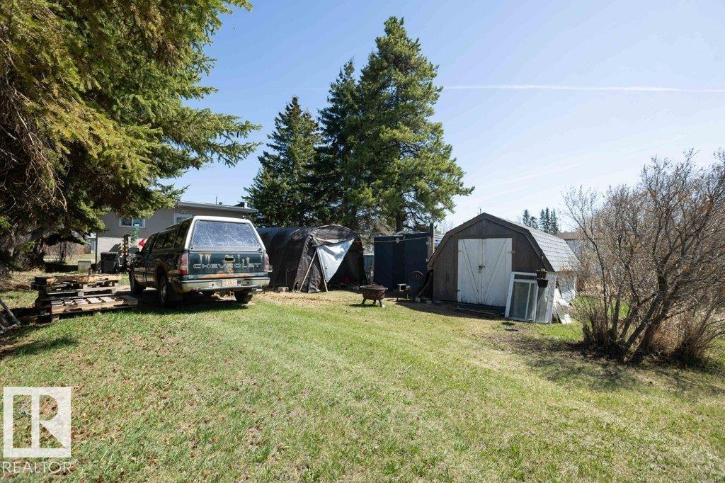 4906 51 ST - 32