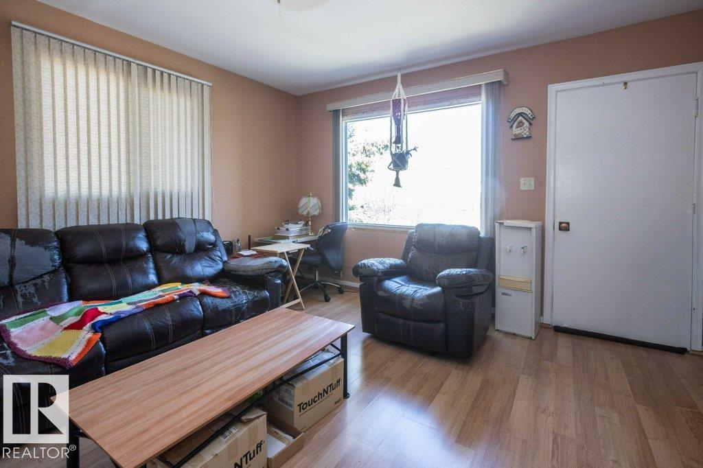 4906 51 ST - 5