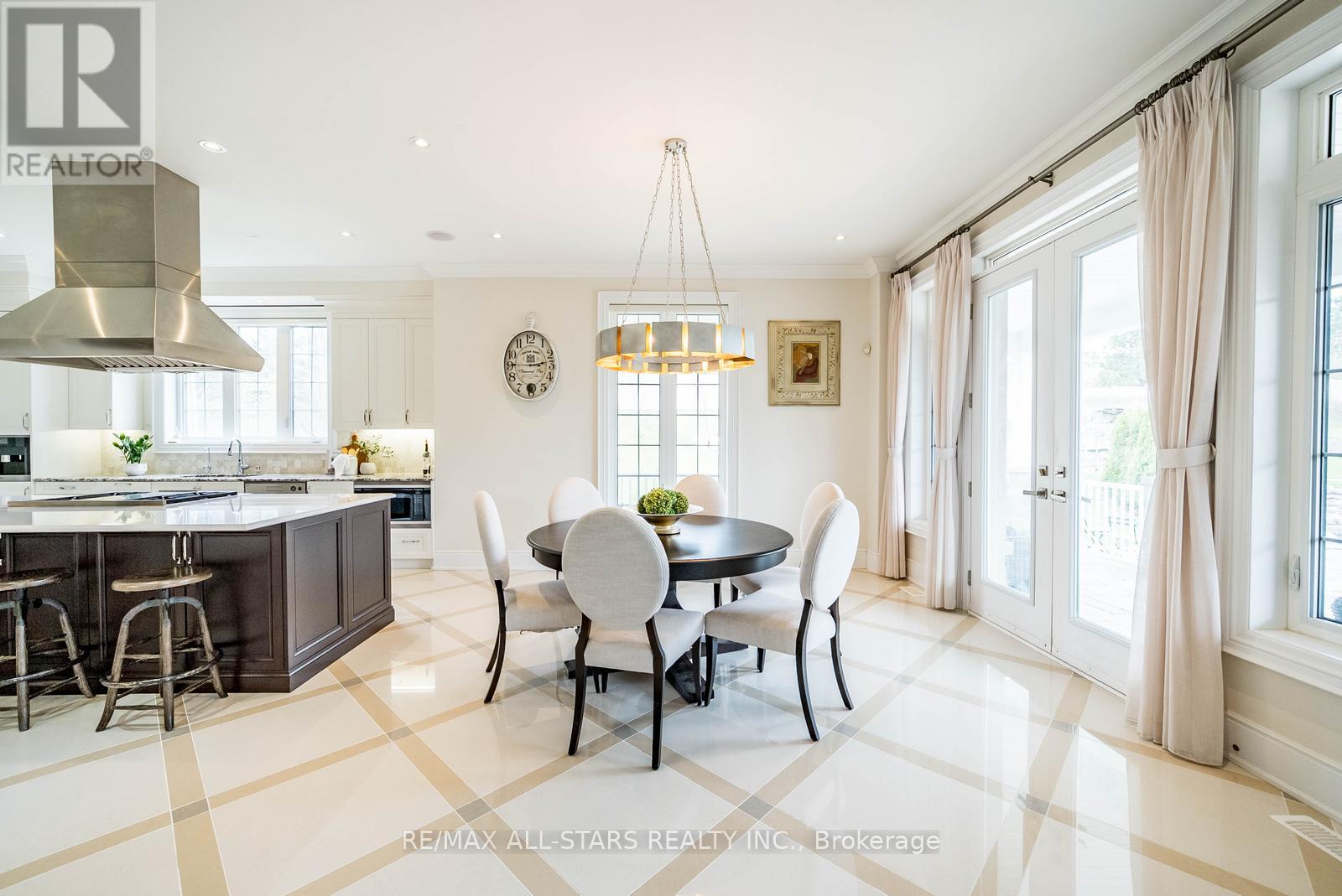 #37 37 COUNTRY CLUB CRESCENT - 15