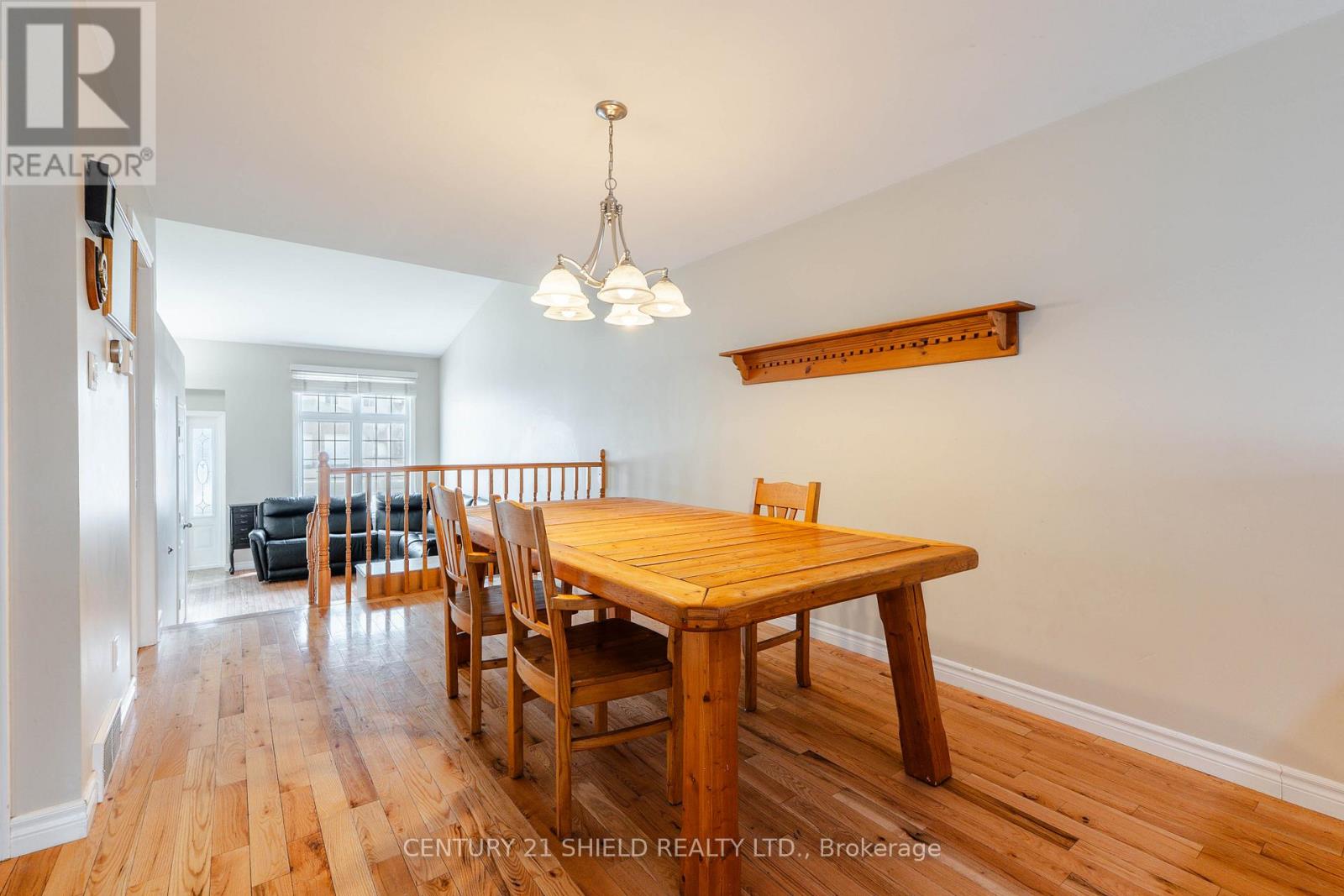 127 HEMLOCK CRESCENT - 12