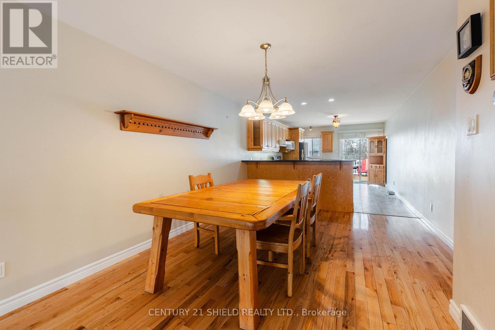 127 HEMLOCK CRESCENT - 11
