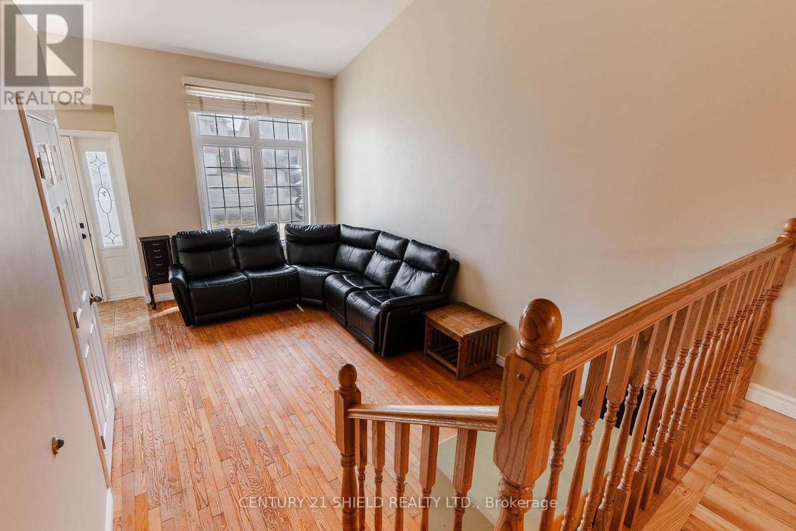 127 HEMLOCK CRESCENT - 10