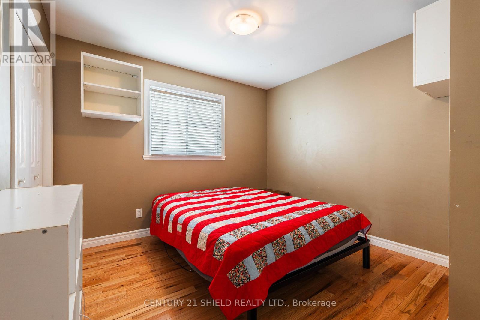 127 HEMLOCK CRESCENT - 21