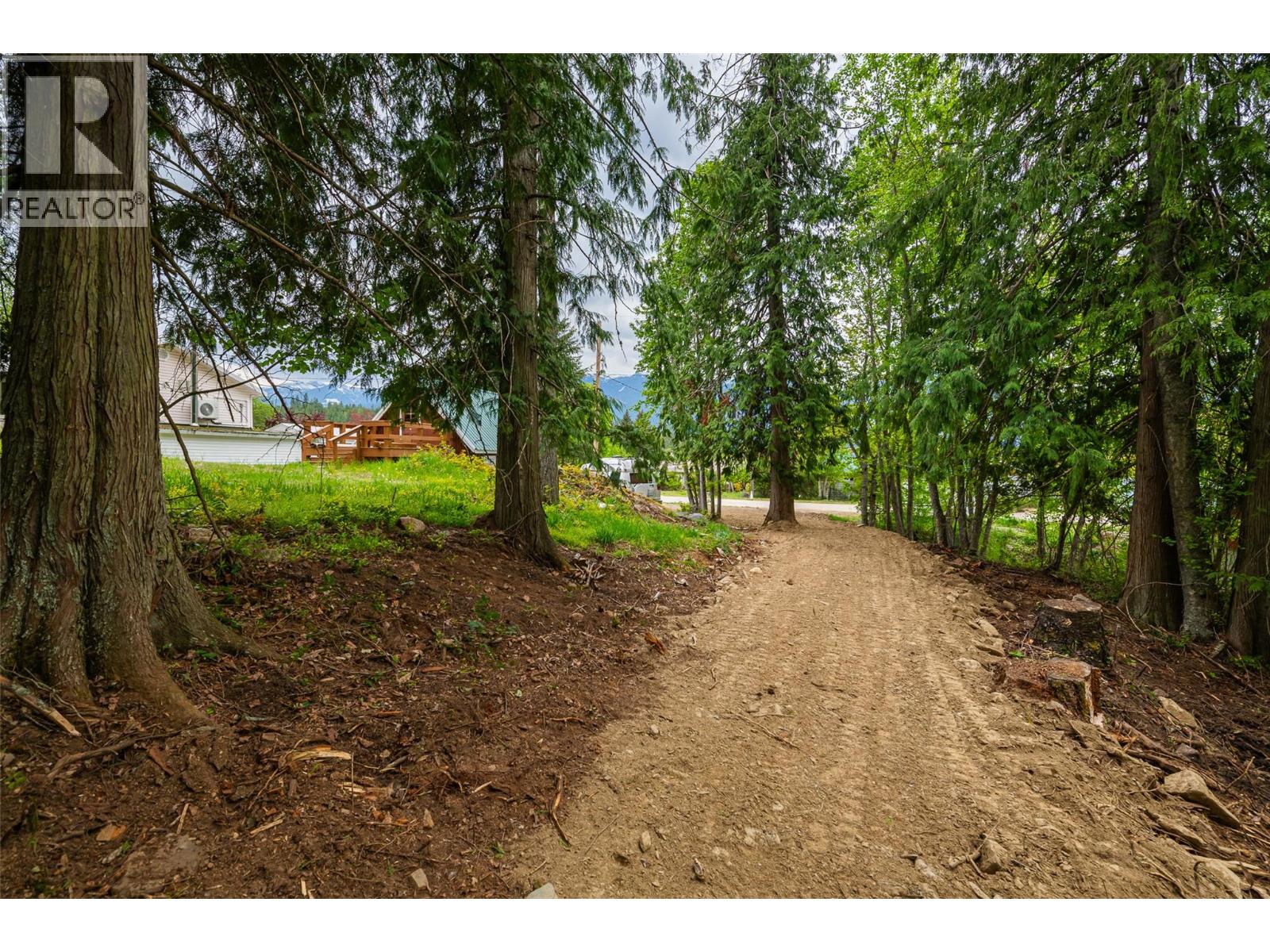 1524 RUSSEL Avenue - main photo