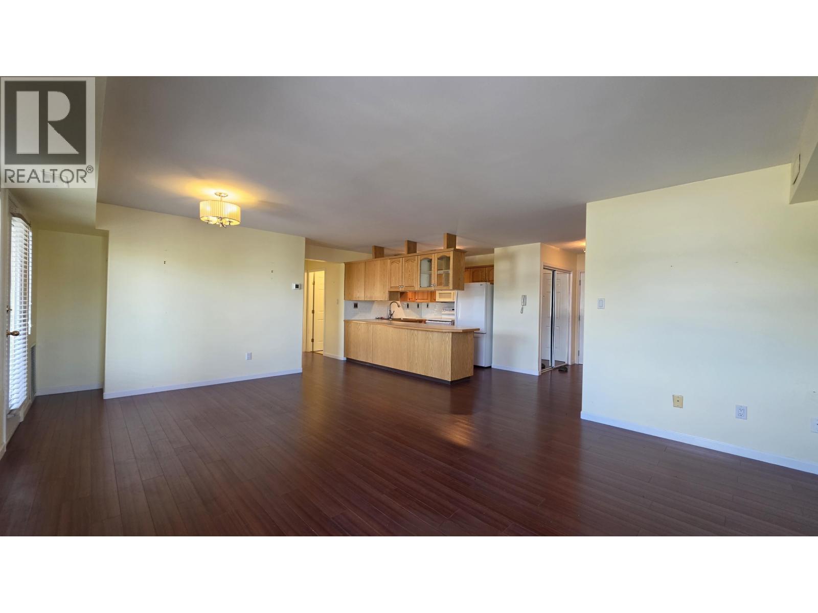 Photo 11 of 19 — 301 1693 6TH AVENUE · Prince George, BC