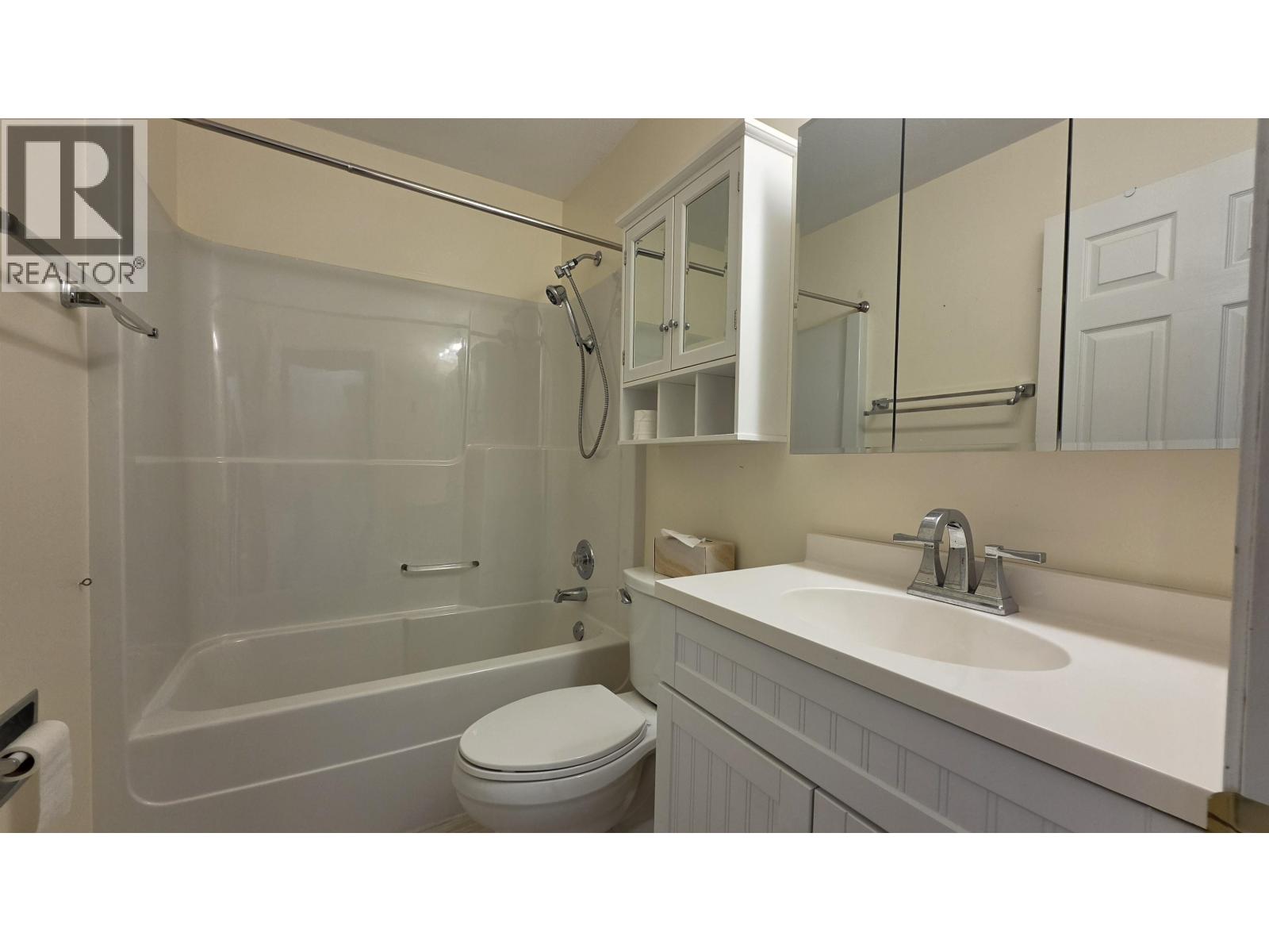 Photo 12 of 19 — 301 1693 6TH AVENUE · Prince George, BC