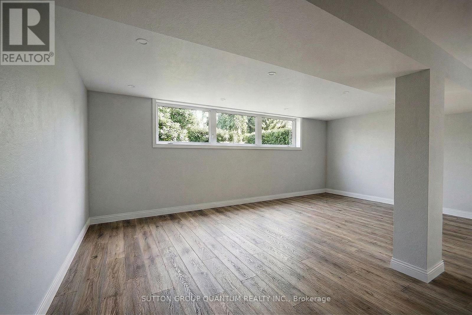 7171 9TH LINE - 17