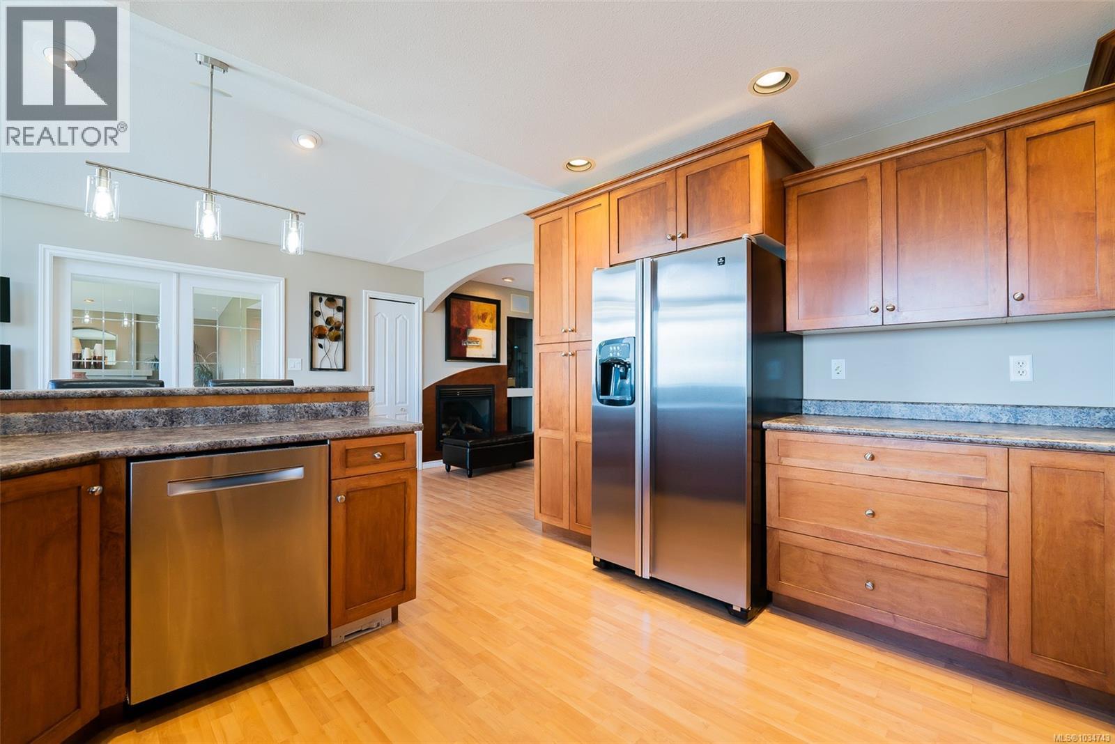 3893 Gulfview Dr - 4