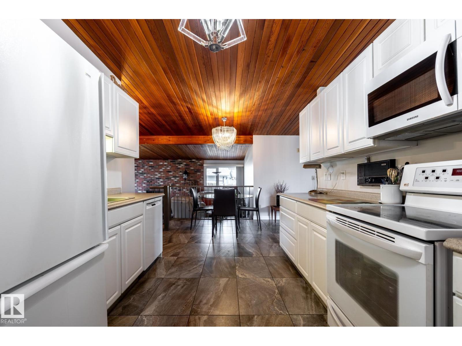 16536 103 ST NW - 15