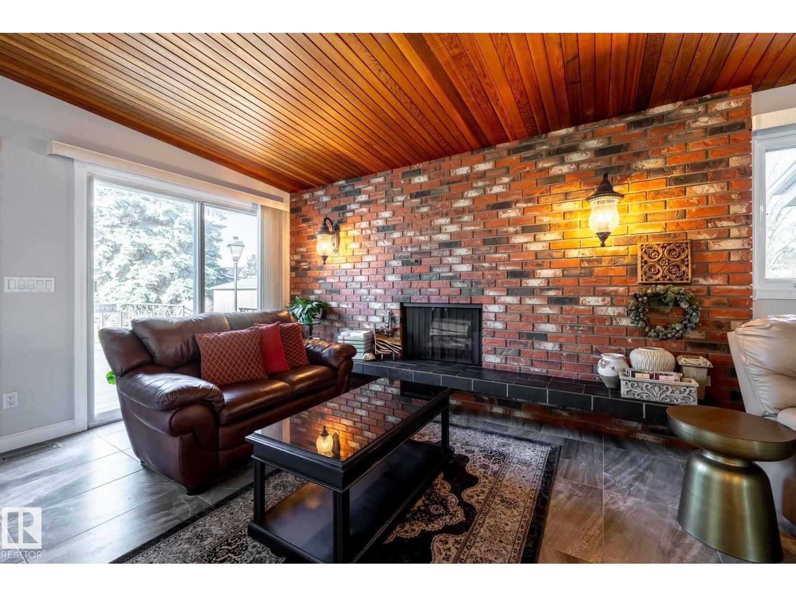 16536 103 ST NW - 18