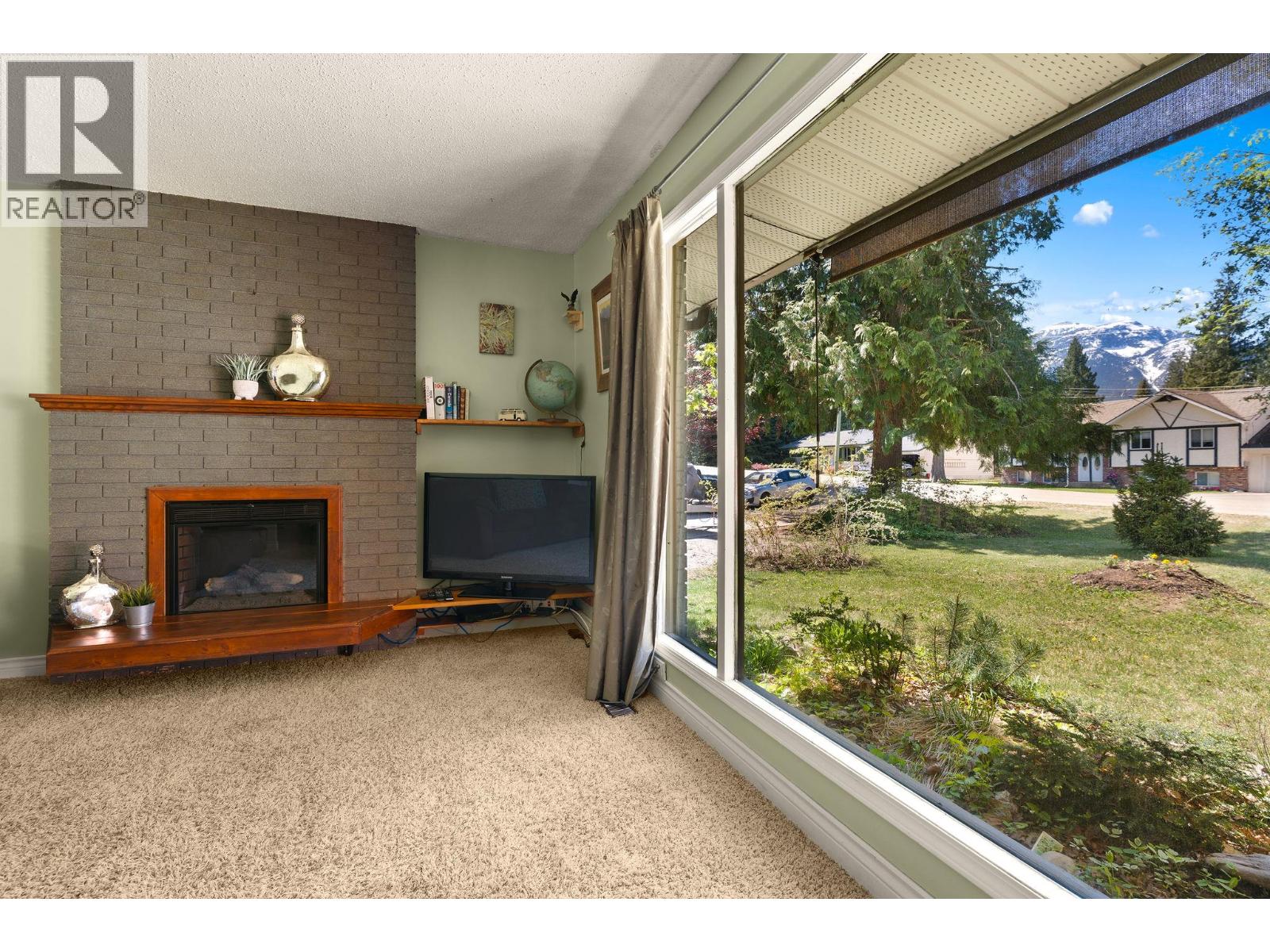 1736 Hay Road, Revelstoke