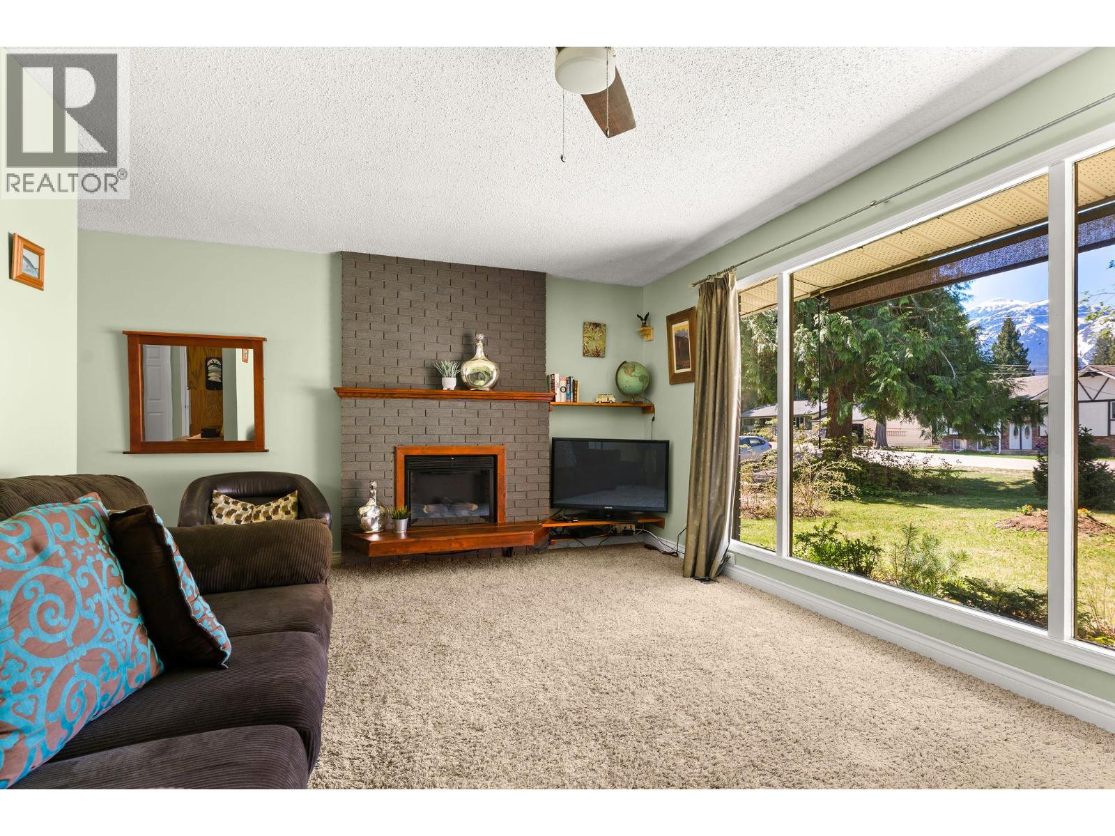 1736 Hay Road, Revelstoke