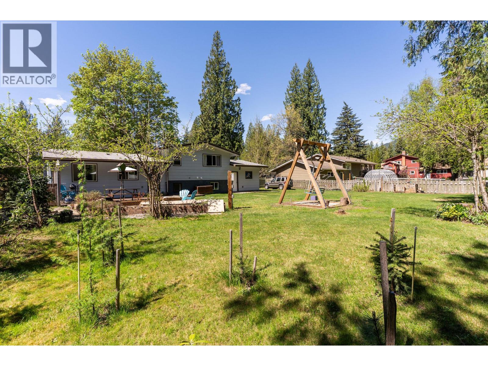 1736 Hay Road, Revelstoke