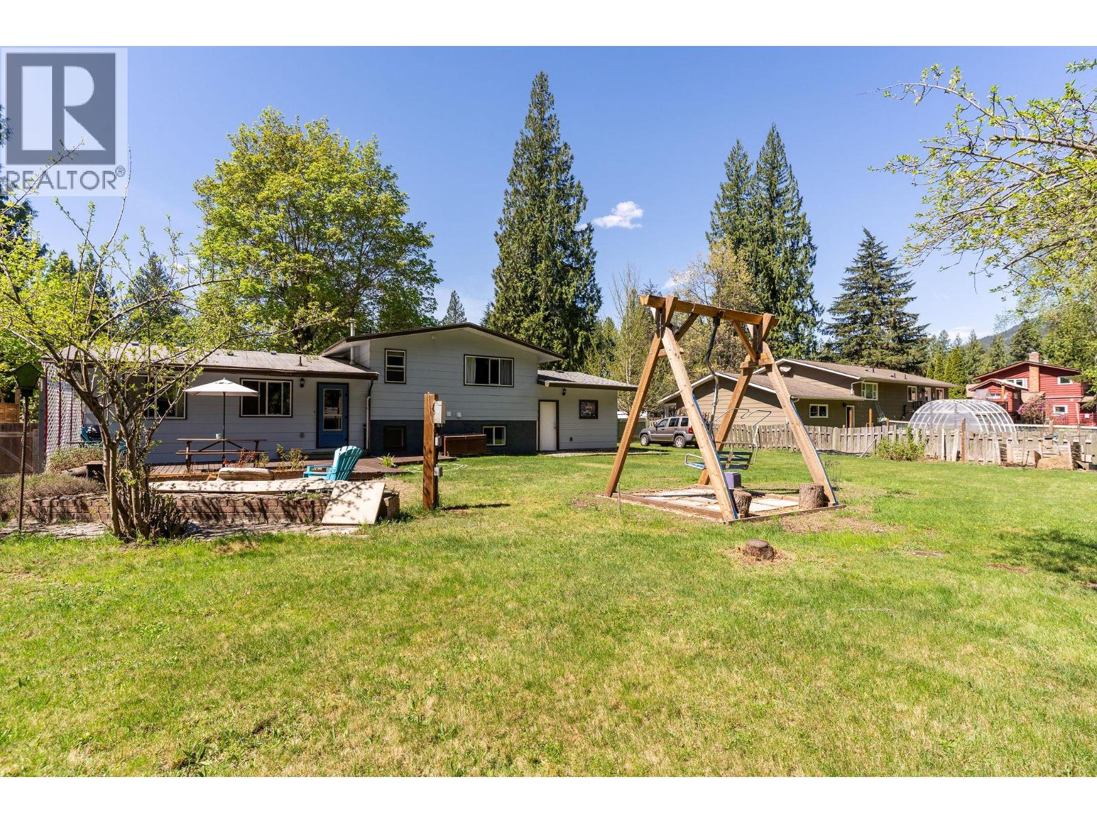 1736 Hay Road, Revelstoke
