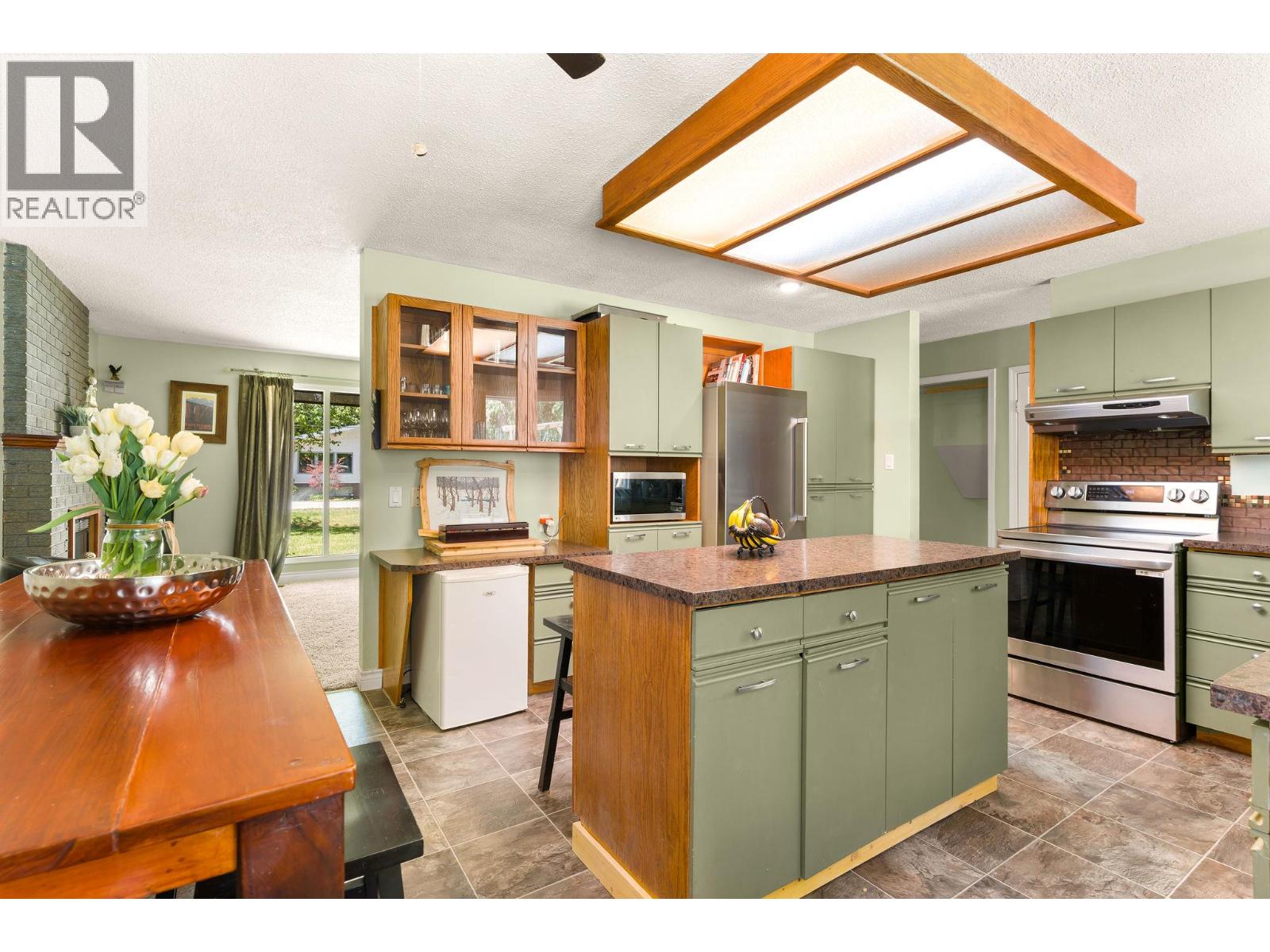 1736 Hay Road, Revelstoke