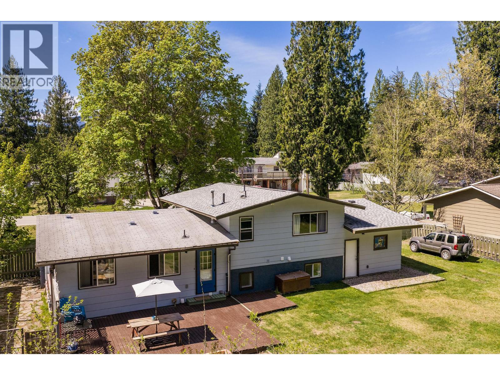 1736 Hay Road, Revelstoke