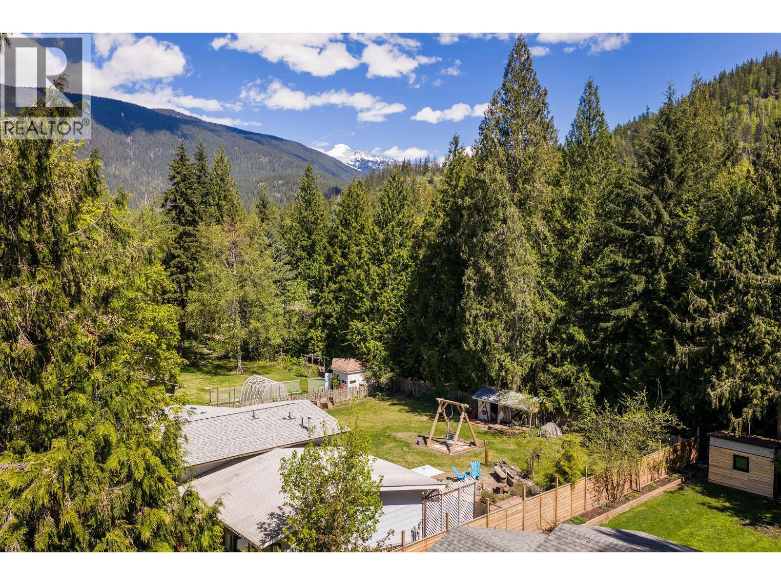1736 Hay Road, Revelstoke