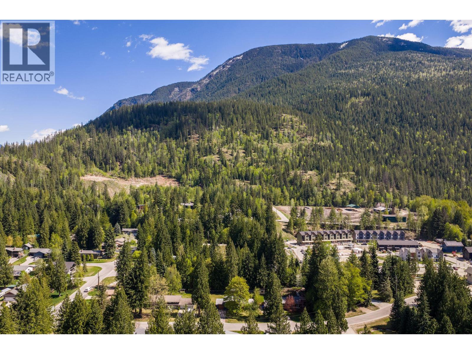 1736 Hay Road, Revelstoke