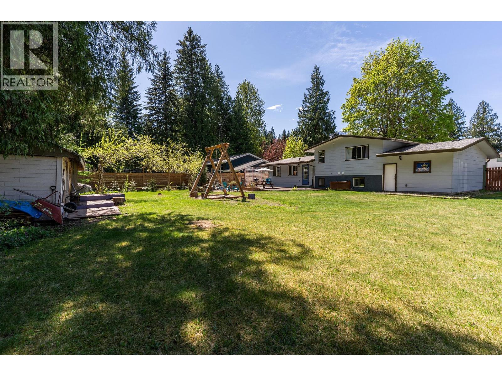 1736 Hay Road, Revelstoke